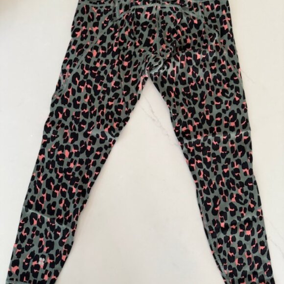 Sweaty Betty Power 7/8 Green Leopard Print Leggings Size Small - Picture 2 of 7